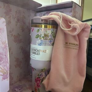 Stanley Quencher H2.0 Tumbler with Floral and Pink Accents